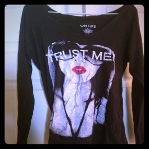 Juniors L Graphic Long Sleeve Tee